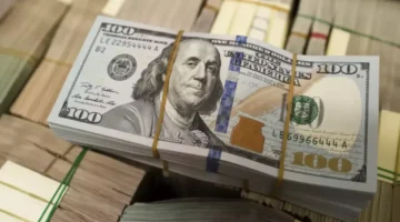 تراجع مفاجئ.. الدولار يفقد 13 قرشًا في ساعات بمصر